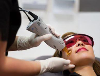 چرا لیزر کندلا در پوست‌های ایرانی بهترین نتیجه را دارد؟